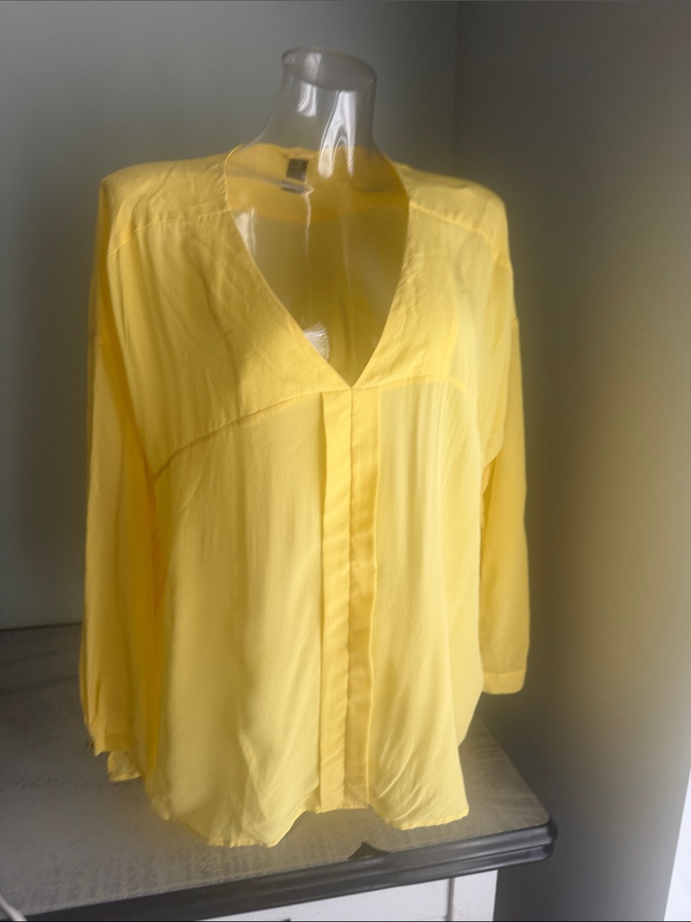 EUC Black Label by Chico's Lemon V-Neck Long-Sleeve oversized Tunic